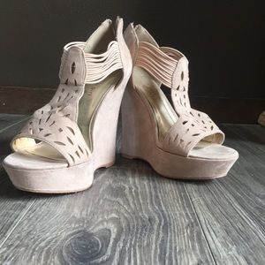 Madden Girl size 10 wedges